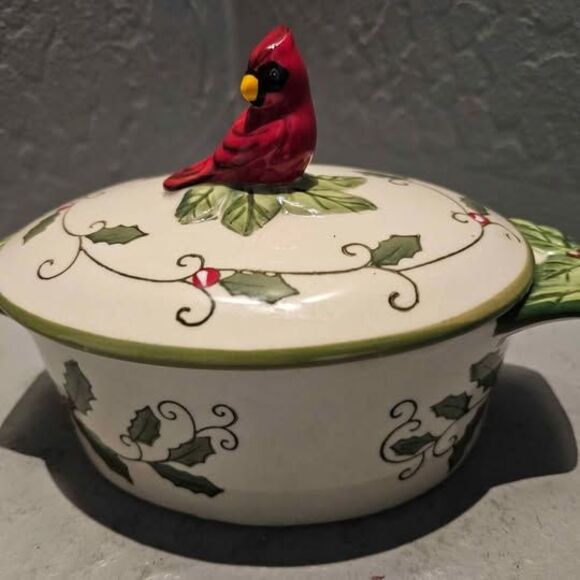 Temptations by Tara Cardinal Holly Mini Casserole Dish 6" 9 ounce Covered Dish - Picture 1 of 8